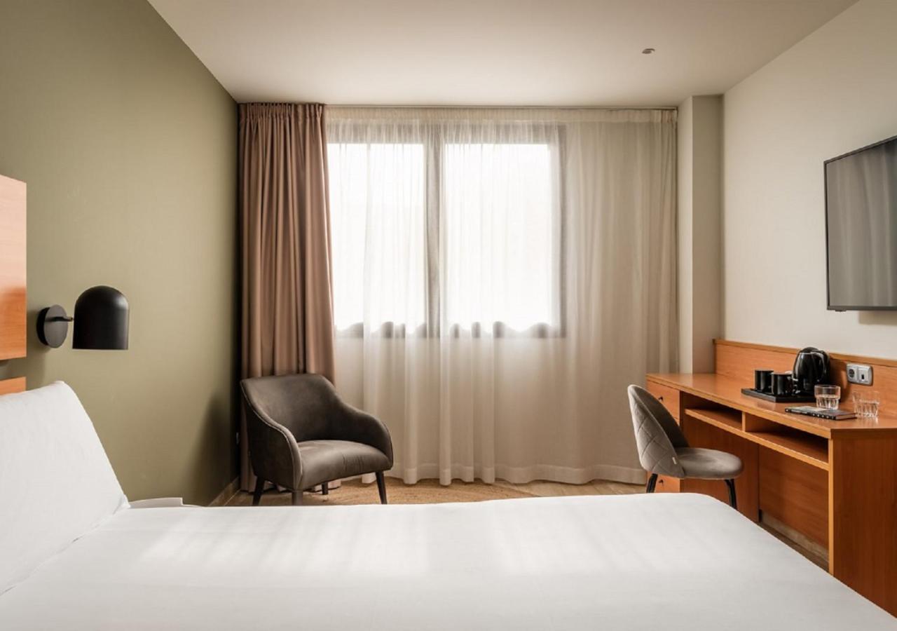 Hotel Sb Express Tarragona Ngoại thất bức ảnh