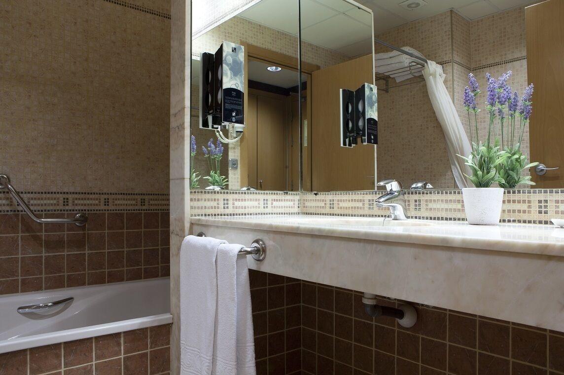 Hotel Sb Express Tarragona Ngoại thất bức ảnh