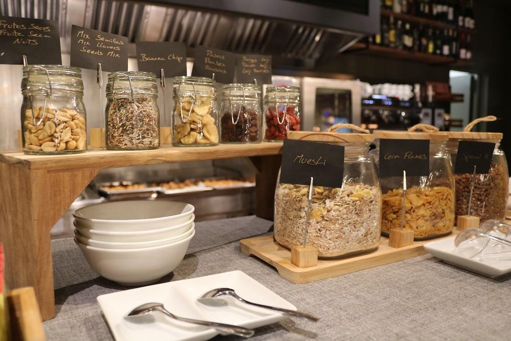 Hotel Sb Express Tarragona Ngoại thất bức ảnh