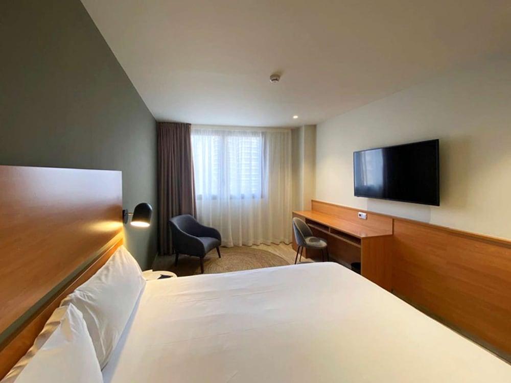 Hotel Sb Express Tarragona Ngoại thất bức ảnh