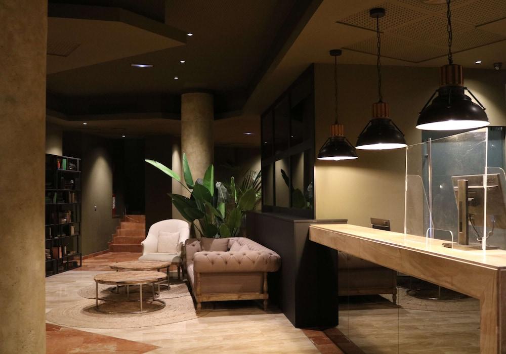 Hotel Sb Express Tarragona Ngoại thất bức ảnh