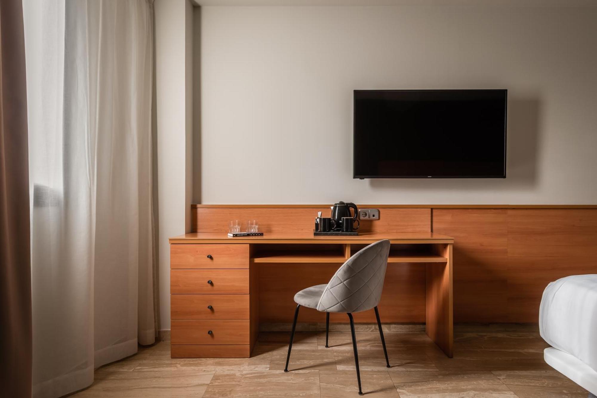 Hotel Sb Express Tarragona Ngoại thất bức ảnh