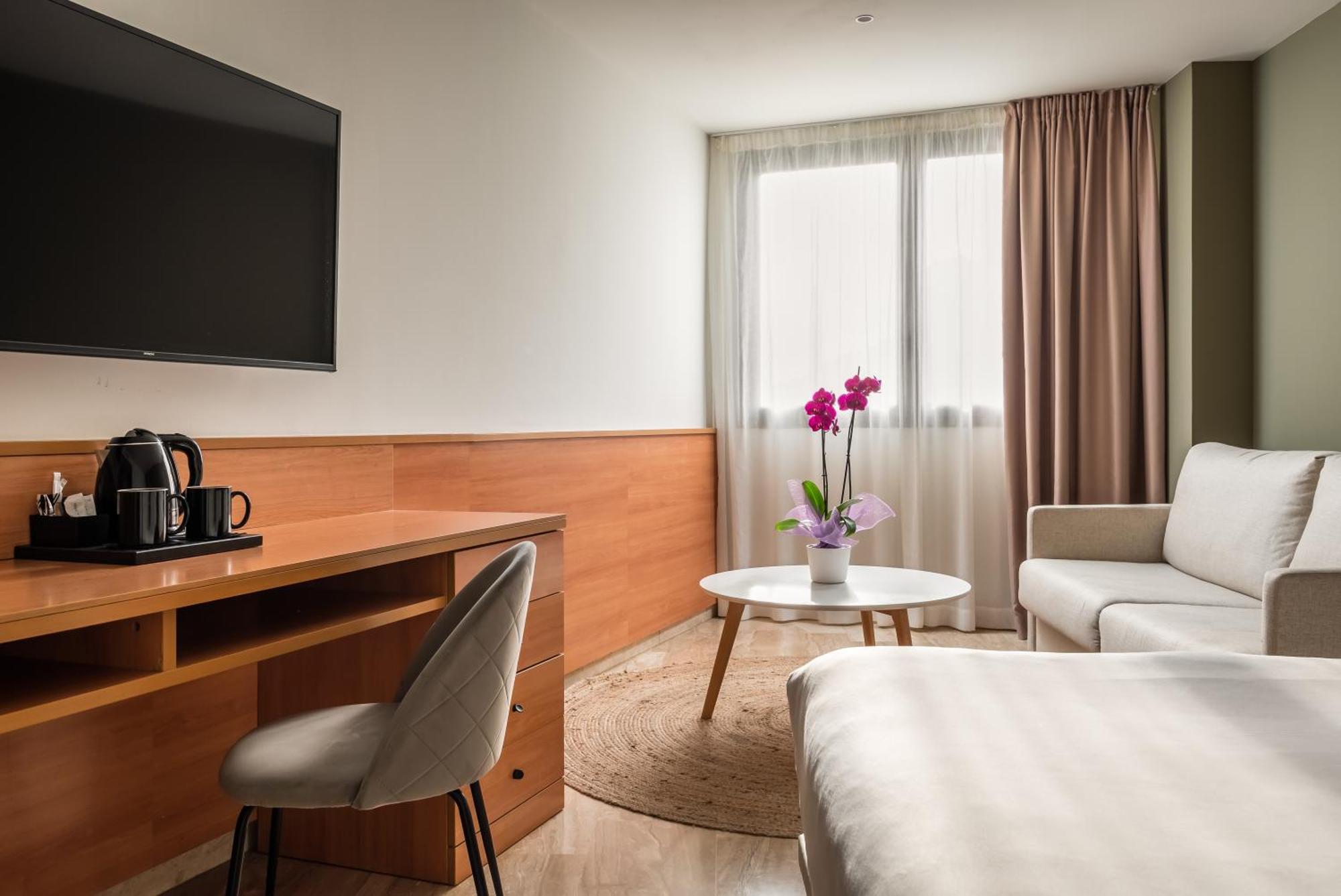 Hotel Sb Express Tarragona Ngoại thất bức ảnh